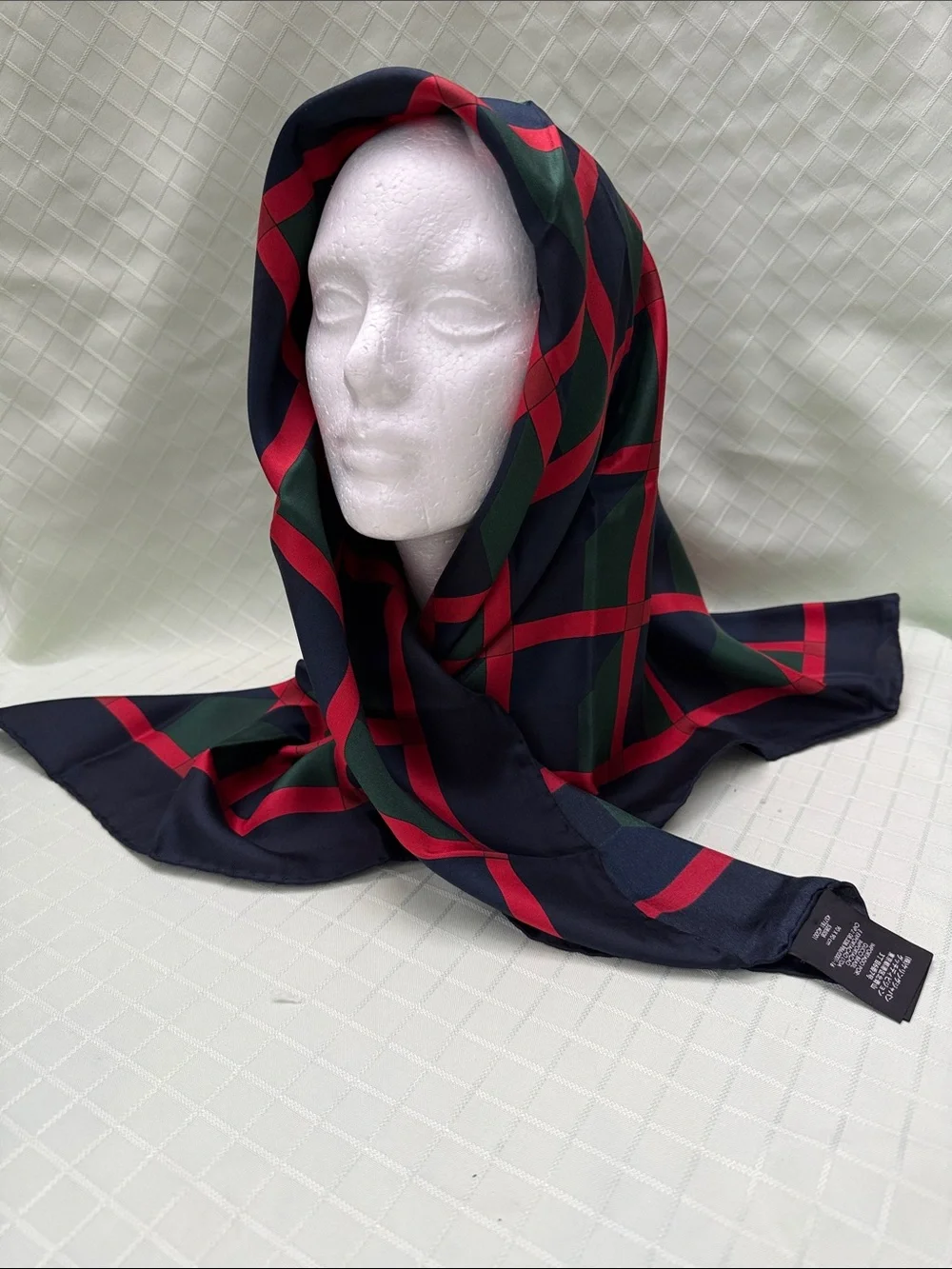 New red/green/navy blue Gucci silk scarf